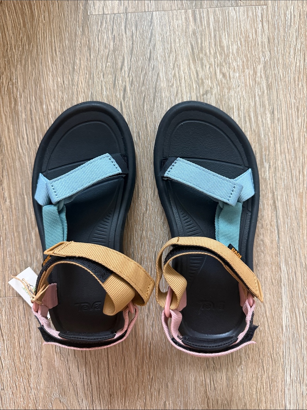 NWT TEVA / W Hurricane XLT2
